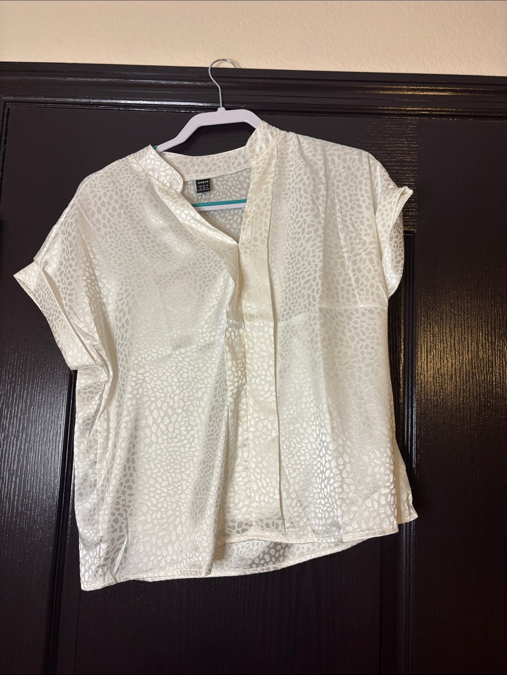 H&M Ivory Satin Short-Sleeve Blouse with Subtle Animal Texture